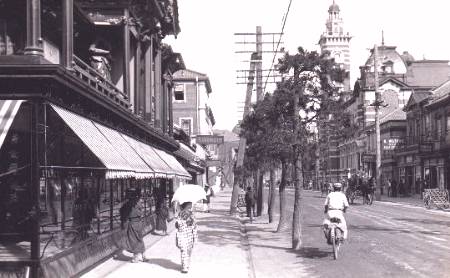 hallmem.jpg (27913 bytes)