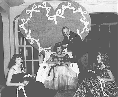 queenh.gif (56179 bytes)