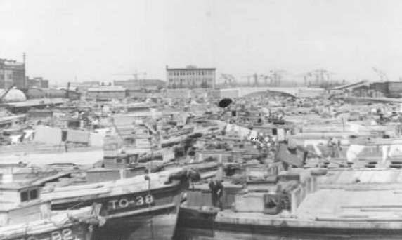 47port18.jpg (21183 bytes)