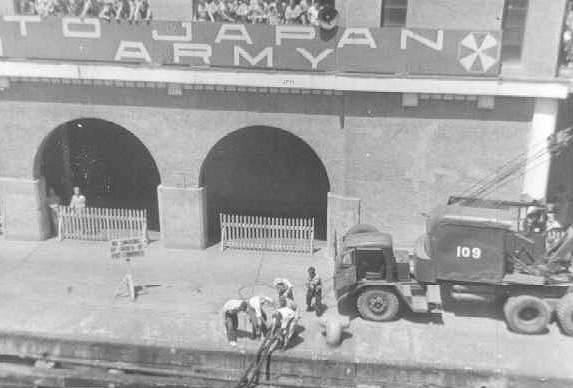 47port27.jpg (24688 bytes)